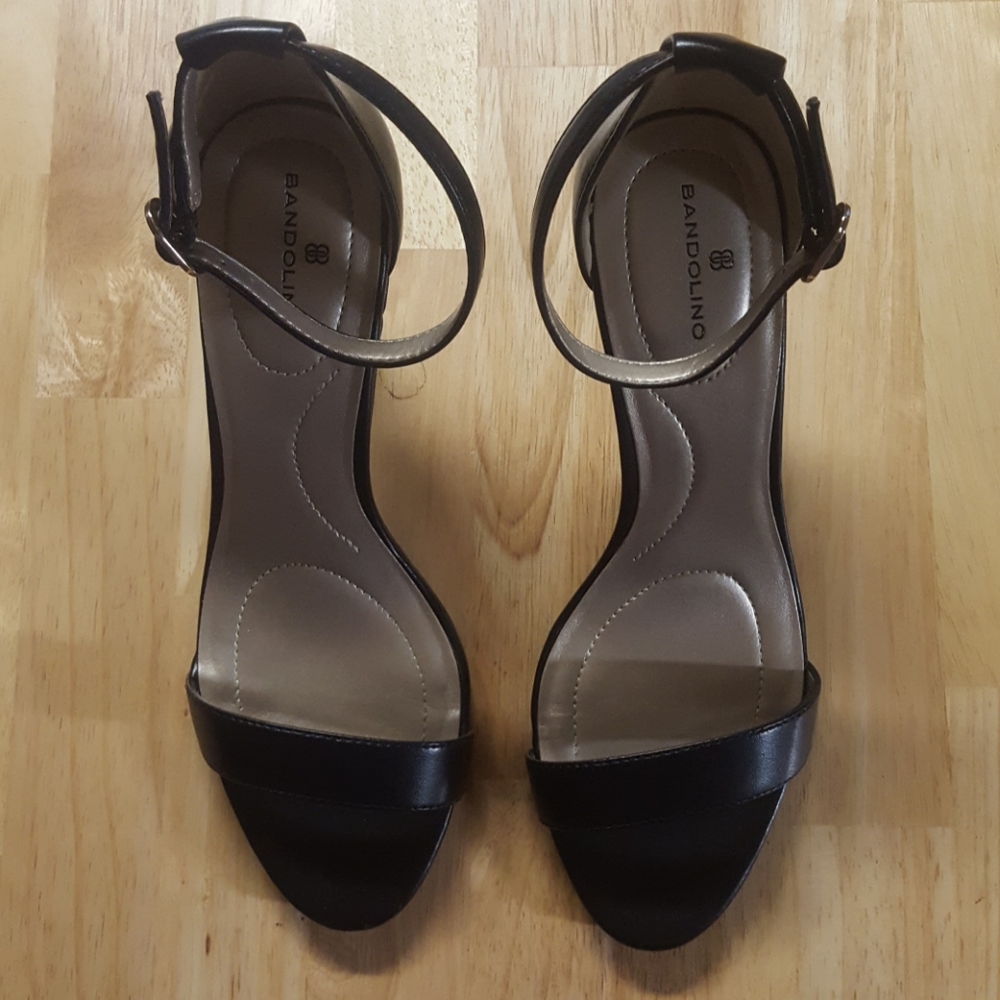 Bandolino black heels NWOT